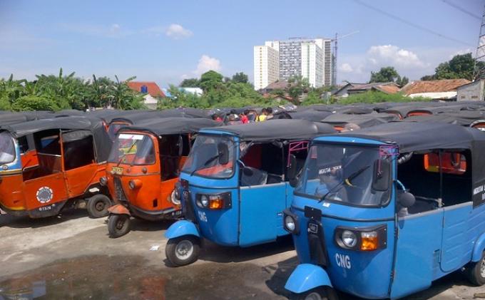Main Image Update Harga Bajaj Roda 3 Bekas (Oranye dan Biru)