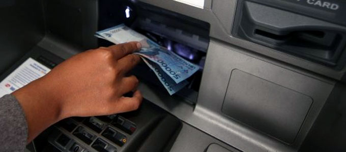 ATM, bank, BCA, biaya, nasabah, rekening, tabungan, tarik tunai, transaksi, transfer